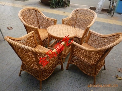 云南昆明金馬藤藝廠 專(zhuān)業(yè)批發(fā)各種藤椅家具與藤藝花架